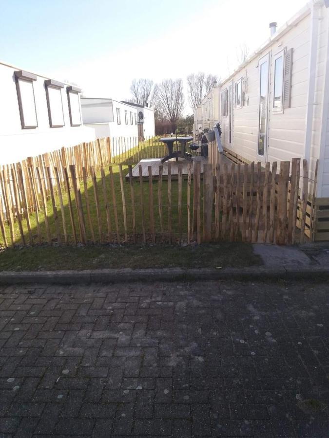 Luxe Vakantiechalet Met Omheinde Tuin Bredene 6Pers Exterior foto